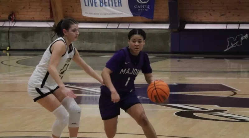 Women’s Basketball Falls to Oglethorpe, 59-53, on Senior Day Women’s Basketball Falls to Oglethorpe, 59-53 on Senior Day