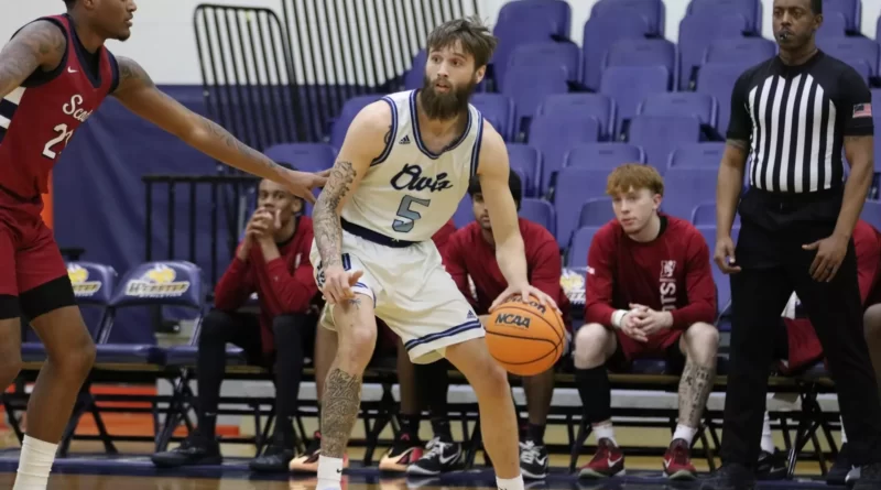 Owls advance to SLIAC final after 80-58 semifinal win over Lyon Owls to play for SLIAC title after taming Lyon, 80-58