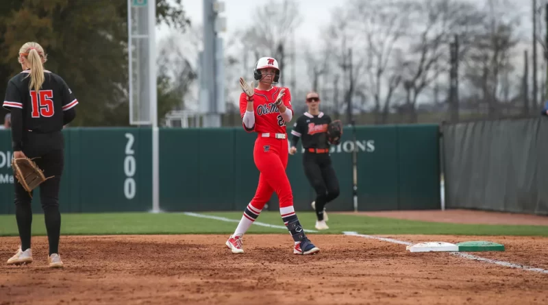 No. 25 Softball Rolls to 13-0 Win over Mercer