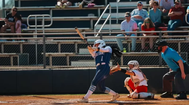 Mississippi College softball splits doubleheader with No. 5 Auburn Montgomery in Montgomery Softball: Choctaws Split Doubleheader with No. 5 AUM in Montgomery