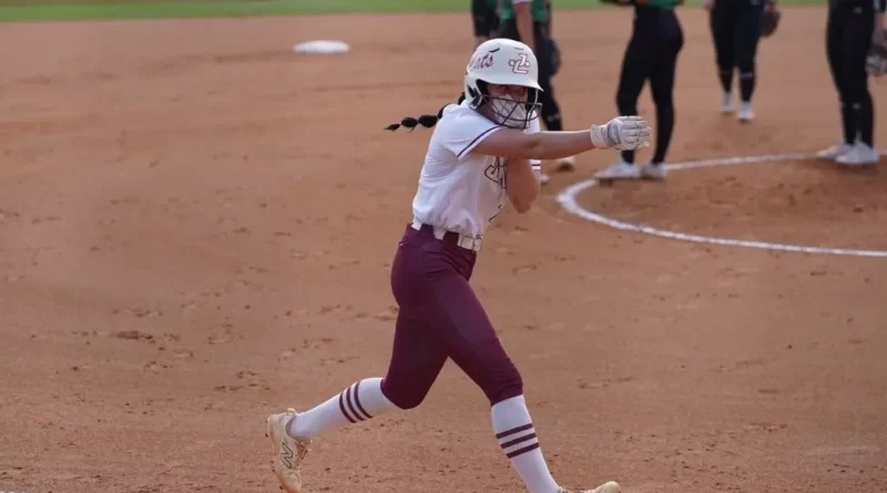 Jones College Completes Doubleheader Sweep Over Meridian with Late-Inning Rally Jones sweeps Meridian with late-inning rally in the nightcap