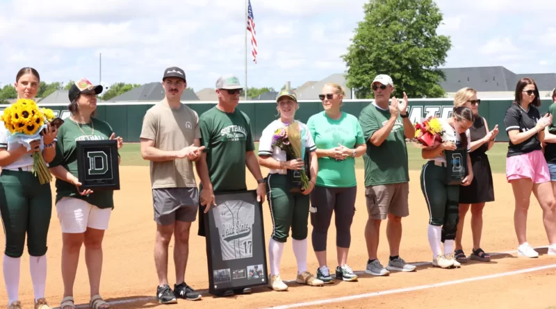 Lady Statesmen Softball Drops Doubleheader to Mississippi College Lady Statesmen Drop Double Header to Choctaws