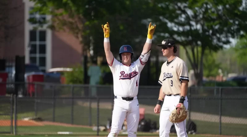 Northwest splits doubleheader with Northeast Mississippi in baseball #20 Northwest rallies in game two against Northeast to pick up conference split with the Tigers