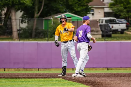 Southern Miss Completes Sweep with 10-5 Win Over James Madison Baseball Finishes Sweep of James Madison with 10-5 Win Sunday