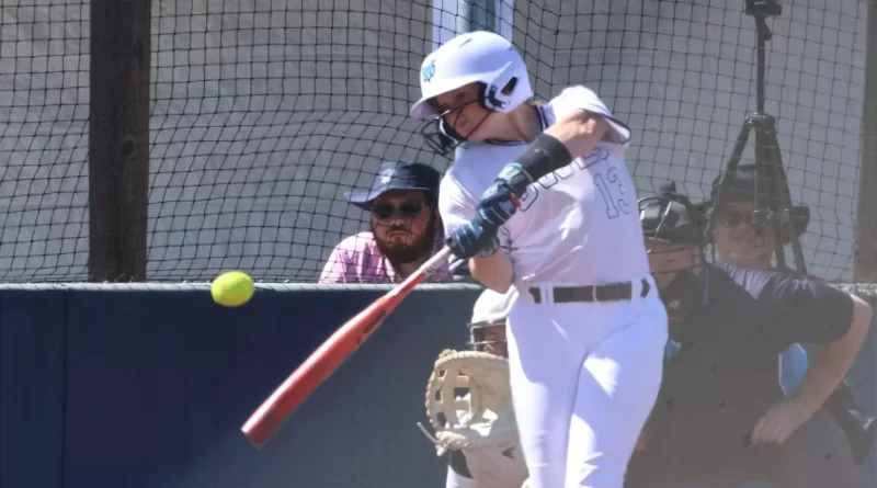 Softball splits with Spalding in season finale, prepares for SLIAC tournament Softball splits with Spalding in regular season finale