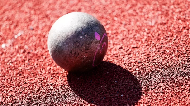 Ole Miss Track & Field’s Robinson-O’Hagan, Odeluga Out for Season Due to Injuries Track & Field’s Robinson-O’Hagan, Odeluga Out for Season Following Injuries