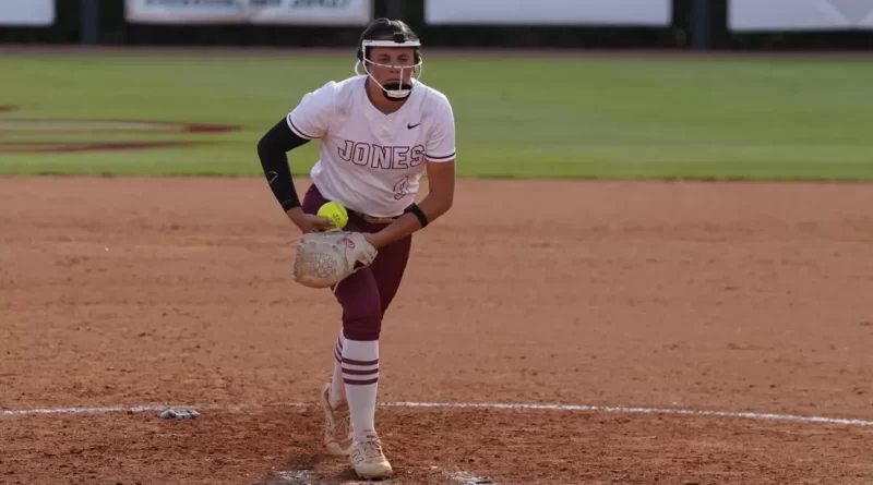 Jones staves off elimination behind Landry's CG in 7-1 win over JCCC