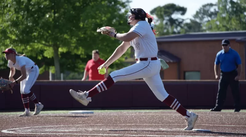 Jones College beats ICC 6-2 on Eason’s go-ahead homer in Region 23 Tournament Eason's go-ahead homer in fifth helps lead Jones to 6-2 win over ICC