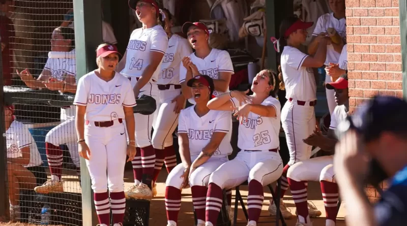 Jones College Softball Earns At-Large Bid to NJCAA Division II World Series Bobcats receive at-large bid to NJCAA Division II Softball World Series