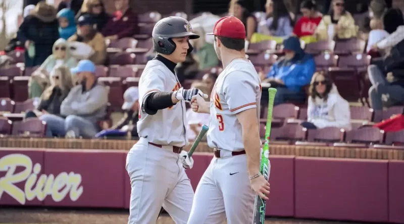 Jones College edges Pearl River 2-1 to reach regional final Graham, Hodges combine for four-hitter as Jones tops PRCC 2-1