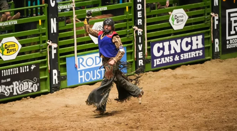 Ranger Rodeo Rider Dakota Smith Excels at CNFR in Casper Back on the Big Stage: Ranger Rodeo Begins Competition at the CNFR