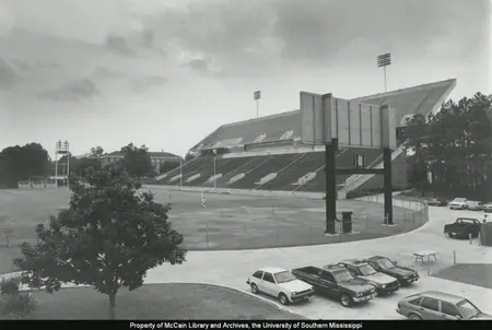 Southern Miss Defeats Louisville 25-13 in 1990 Football Game 50 Years of The Rock – Louisville 1990