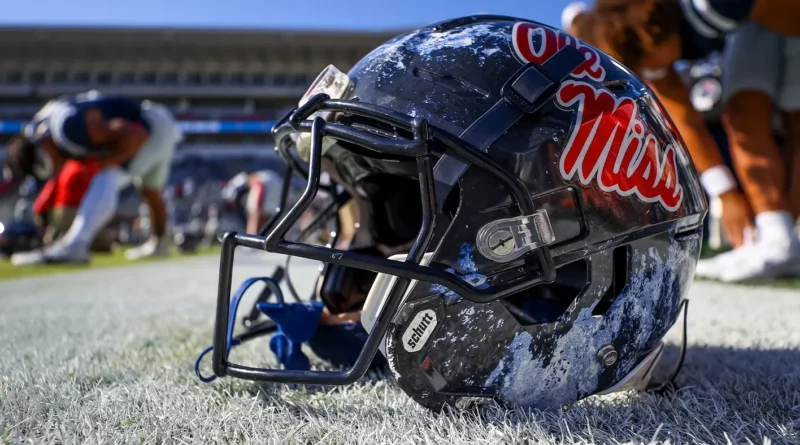 Ole Miss Football Players Named to National Watch Lists for Outland and Bronko Nagurski Trophies Football Trio Earn Recognition on National Award Preseason Watch Lists
