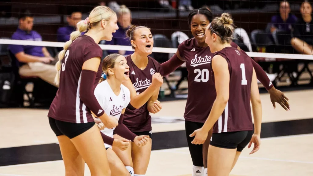 Bulldogs Sweep Memphis To Extend Winning Streak To Five