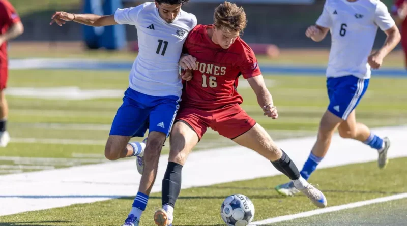 No. 5 Jones College men’s soccer dominates Southwest with four-goal second-half surge No. 5 Jones rolls past Southwest behind four-goal second half