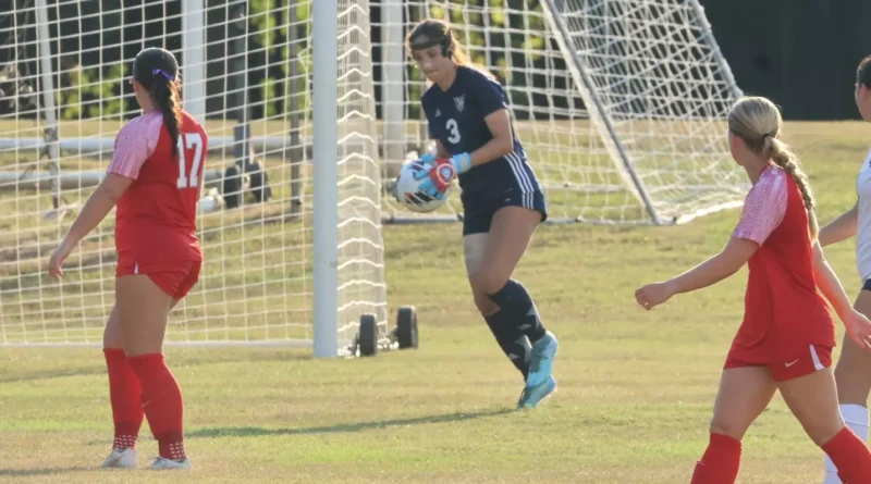 Huntingdon women’s soccer beats William Carey in rematch after lightning delay It’s a case of déjà vu for Owls and Huntingdon in rematch