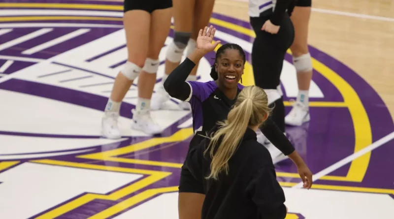 Millsaps Volleyball Loses to Top-Ranked Teams, Wins Against Oglethorpe Volleyball Falls to No. 8 Centre, No. 11 Berry; Bounces Back Against Oglethorpe