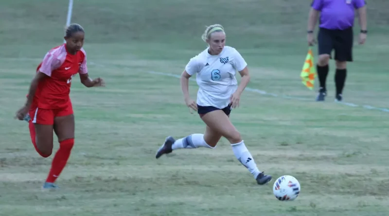 Women’s soccer falls 1-0 in tough loss to Blackburn Aggressive women’s soccer effort goes for naught in 1-0 loss
