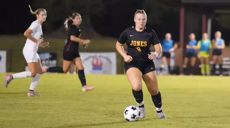 No. 5 Jones rallies past Hinds 3-2 on Holder’s late goal No. 5 Jones scores three second-half goals to edge Hinds, 3-2