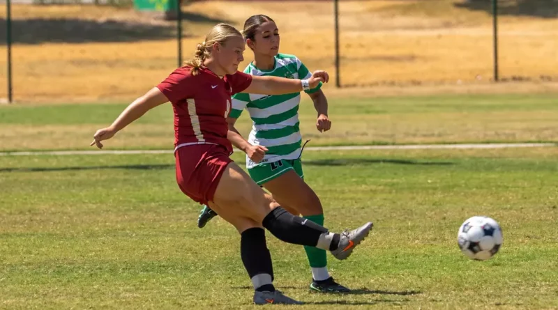 Jones College Beats East Central 1-0 on Holder’s Late Goal Holder's 86th minute goal lifts No. 3 Jones past East Central, 1-0
